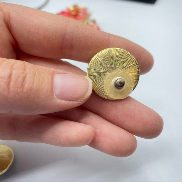 Vintage Black Enamel Gold Tone Earrings Pierced Round Fauceted - Picture 3 of 4